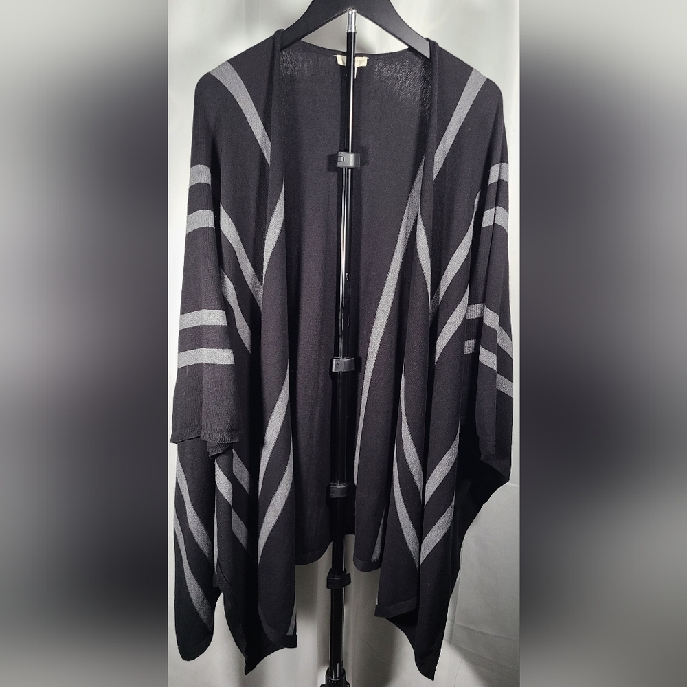 Elegant Black and Gray Women's Sweater